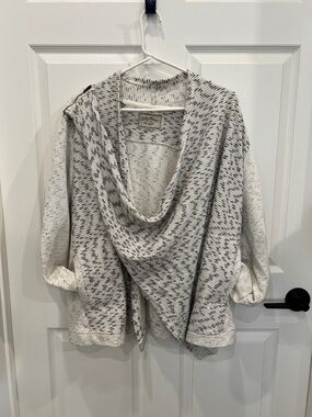 Lucky Brand White and Gray Speckled Cowl-Neck Sweater